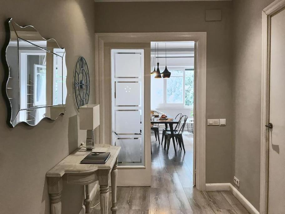 Magnificent 4 Bedroom Apartment In Eixample Barcellona Esterno foto