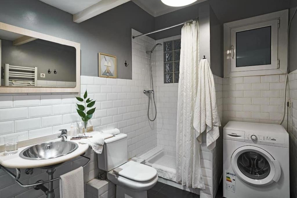 Magnificent 4 Bedroom Apartment In Eixample Barcellona Esterno foto