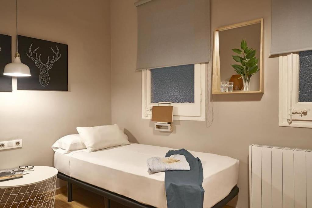 Magnificent 4 Bedroom Apartment In Eixample Barcellona Esterno foto